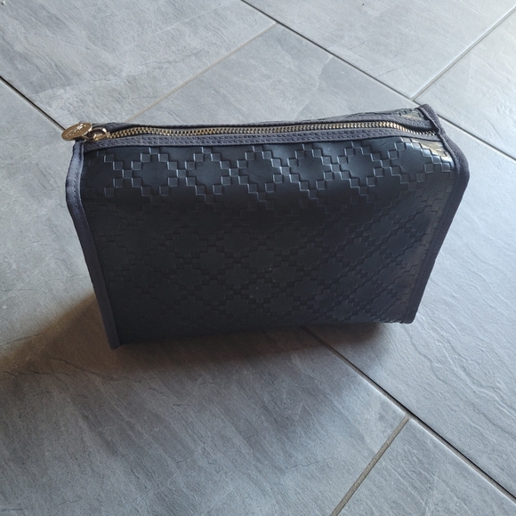 Gucci make up bag. 9.5 x 6.5 x 3.5 - Picture 1 of 7